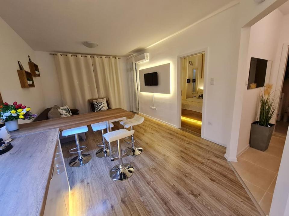 Little Treasure By The Sea Apartment Pomorie Exterior photo